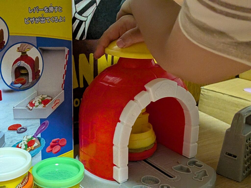 【神育児】ハズブロ(Hasbro)プレイドー、キッチンクリエーション、ピザオーブンプレイセットが最高すぎた